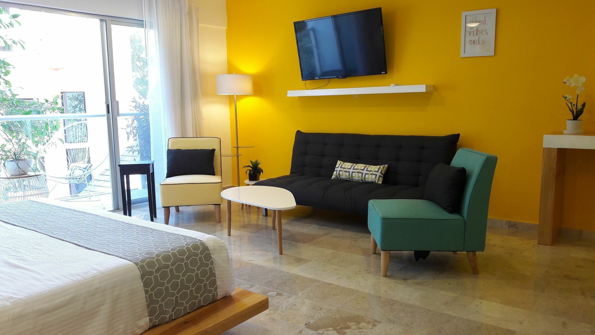 Quinta Bis Front King By Sunandsea Apartment